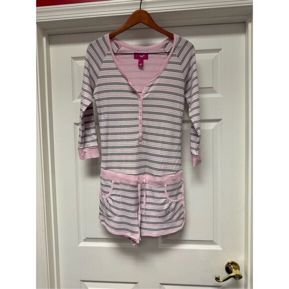 Victoria's Secret Other - Victoria’s Secret Y2K Pink White & Silver Waffle Knit Short Romper sz M NWOT